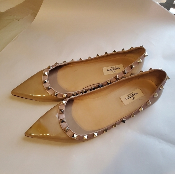 Valentino Garavani Shoes - Valentino Rockstar.  ballet pointed toe flats. Nude. Sz 39.